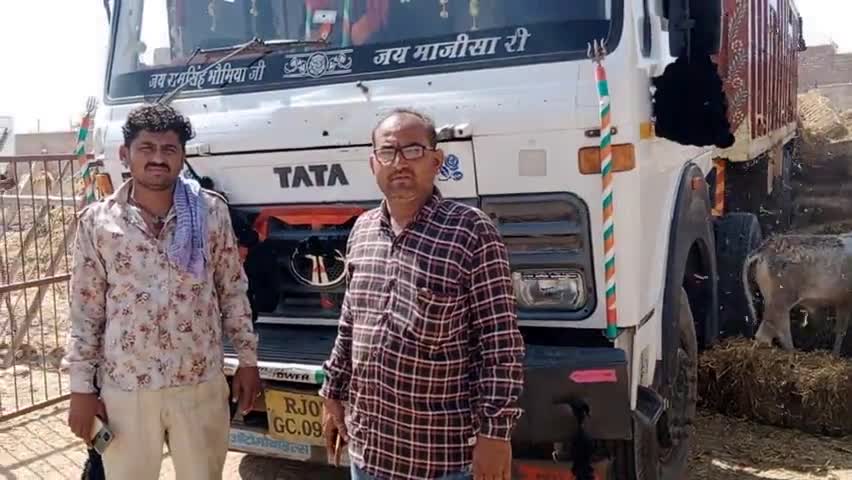 #कोलायत :-झझू की देवकीनंदन गौशाला में दानदाताओ ने पशु चारा किया दान