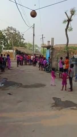 तारापुर: धोबाई मे युवा लोगो के द्वारा मटका फोडने को ले दिखे हर्स
#holi
#dhobai
