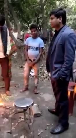 स्माईल वेलफेयर फाउण्डेशन
"एक लड़ाई अशिक्षा के विरूद्ध"

#ngoindia #team_swf
