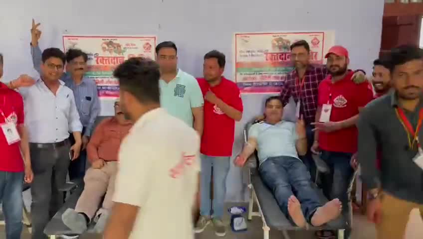 भारत माता की जय से गुंजा कस्बा #नकुड़ 
शहीदी दिवस के उपलक्ष में #FBD द्वारा आयोजित ऐतिहासिक रक्तदान शिविर #482 यूनिट