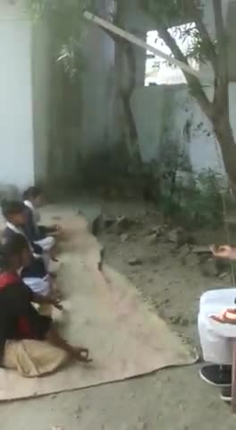 राजकीय स्नातकोत्तर महाविद्यालय चरखारी #NSS #राष्ट्रीय_सेवा_योजना के सात दिवसीय शिविर के चौथे दिन योग  व्यायाम एवं  योग के महत्व व नियम संयम बनाए गए नियमित योग करने से शरीर स्वस्थ रहता है शारीरिक एवं मानसिक विकास होता है