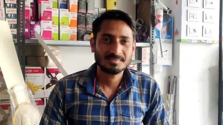 जीरन: पेट्रोल डीजल व घरेलू गैस सिलेंडर के बढ़े दामों को लेकर जावद में आमजनों ने कहा-महंगाई पर अंकुश लगना चाहिए  #पेट्रोल_डीज़ल
