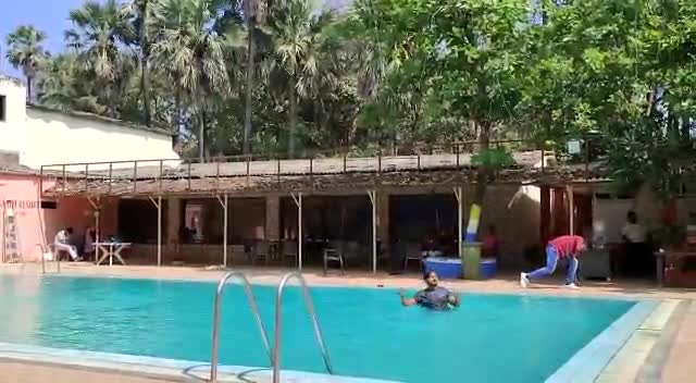 Boom in The Pool.. 
#JaySinghYadav & #SunilUikey is Having Fun.. 🇮🇳

#IndoBoomerangAssociation
#Mowgli #JungleBook