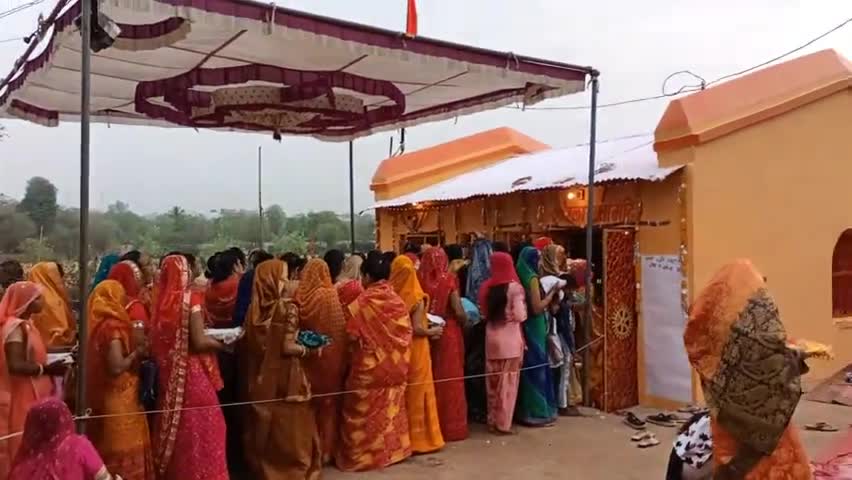 शीतला सप्तमी के उपलक्ष्य पर बाघ नगर में शीतला माता मंदिर पर भक्तों का लगा तातड

#शीतला_सप्तमी
#बाग #होली #जय_शीतला_माता