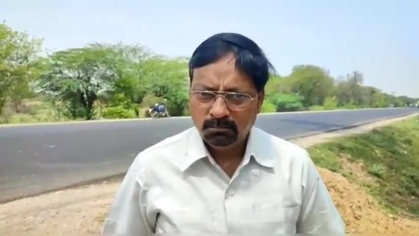 हमीरपुर: नितिन गडकरी द्वारा हिंदुस्तान की सड़कों पर दिए गए बयान पर वरिष्ठ सपा नेता कुलदीप शुक्ला ने दी प्रतिक्रिया
#भारतीय_सड़कें
