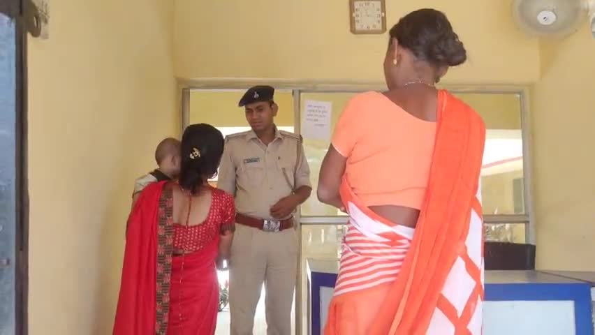 गढ़वा: गढ़वा सदर थाना क्षेत्र के बलिगड़ गांव की एक महिला ने अपने पति के खिलाफ थाने में दर्ज कराई शिकायत#शिकायत