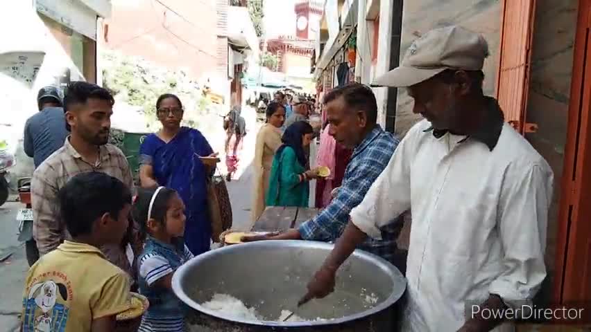 नाहन: सनातन धर्म मंदिर में श्रीमद्भागवत सत्संग कथा के समापन पर भंडारे का हुआ आयोजन #श्रद्धालु