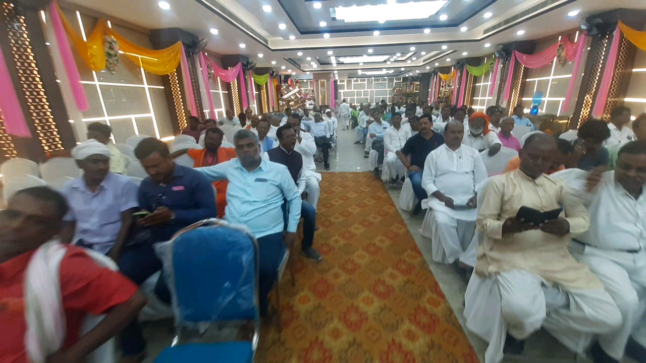 गया टाउन सीडी ब्लॉक: MLC प्रत्याशी मनोरमा देवी को मिल रहा है भरपुर समर्थन
बोधगया के निजी होटल में हुआ सभा का आयोजन#मनोरमा देवी#एमएलसी