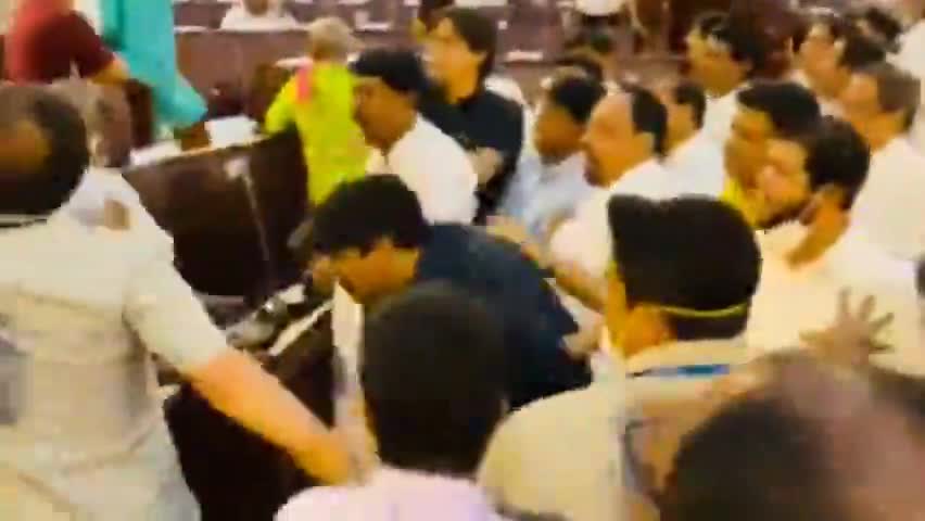 जमशेदपुर: पश्चिम बंगाल विधानसभा का नज़ारा, West Bengal Assembly Fight. #पैट्रोल #डीज़ल #अपराध  #westbengal #assembly #news