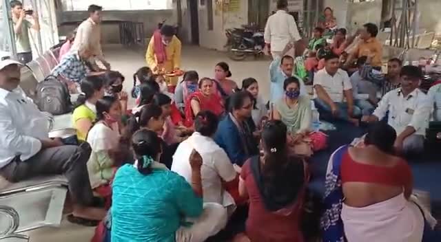 हाजीपुर: बिहार चिकित्सा एवं जन स्वास्थ्य कर्मचारी संघ ने किया धरना प्रदर्शन #hajipurnews  #vaishali_live_news_24