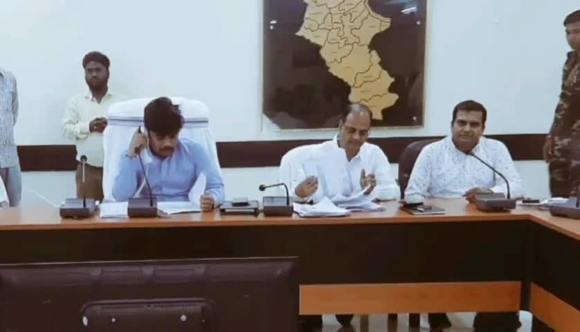 गढ़वा: जिला समाहरणालय के सभागार में डीसी ने किया जनता दरबार का आयोजन #जनता #दरबार