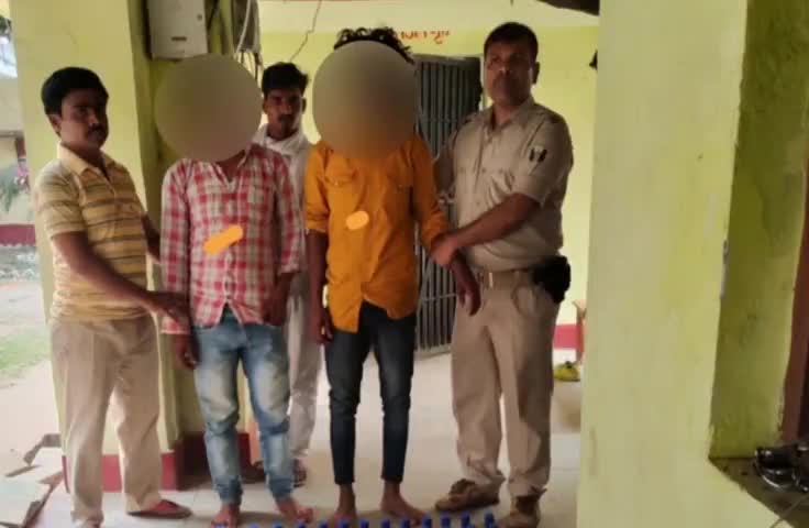 दगौरा: अररिया जा रही शराब की खेप के साथ दालकोला चेक पोस्ट पर स्पेशल टीम ने दो व्यक्ति को किया गिरफ्तार #शराब_तस्करी@