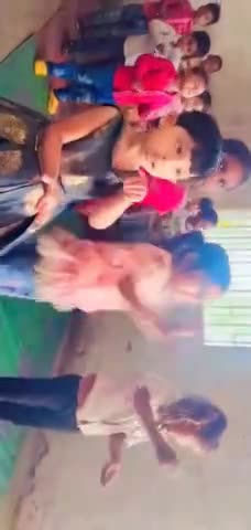 झंझारपुर: #मेरी नंन्ही गूरिया है वो आफत की पुरिया है 🙉