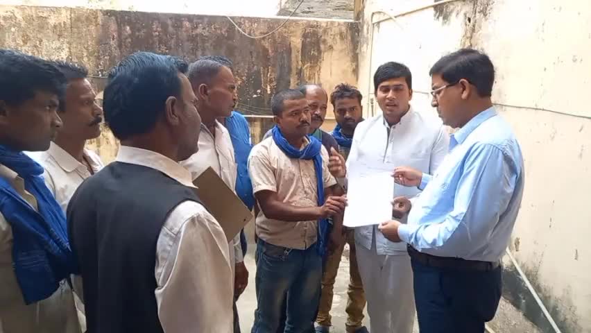 #बाबासाहेब अंबेडकर जी की प्रतिमा ना लगने पर बहुजन समाज में आक्रोश उप जिला मजिस्ट्रेट को सौंपा ज्ञाप