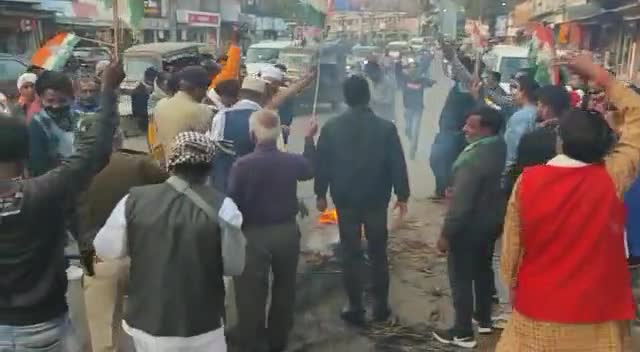 सोहागपुर: #युवा_कांग्रेस #शहडोल ने किया #केंद्र #सरकार का #पुतला_दहन किया
