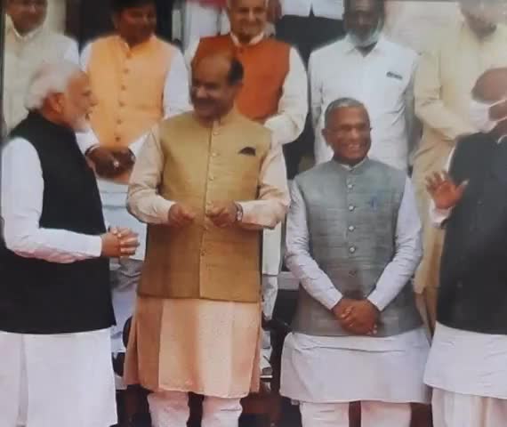 * राज्यसभा से रिटायर हो रहे सदस्यों के साथ पीएम नरेंद्र मोदी*
#news_update #newspaper #indiafightscorona #ghaziabad