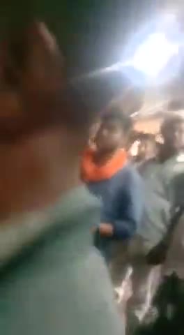 काशीराम#  आवाश #से बाईक चोरा के# भाग #रहा चोर को #बैरी बिर बाबा# मनदीर #के पास #जनता #ने पकडा #पुलिस #के हवाले किया #@