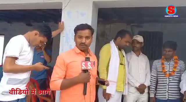 कल्याणपुर: मैट्रिक परीक्षा में किसान का बेटा  बना टॉपर विधान परिषद ने किया सम्मानित
#sandhya_news #cm_bihar  #kalyalpur