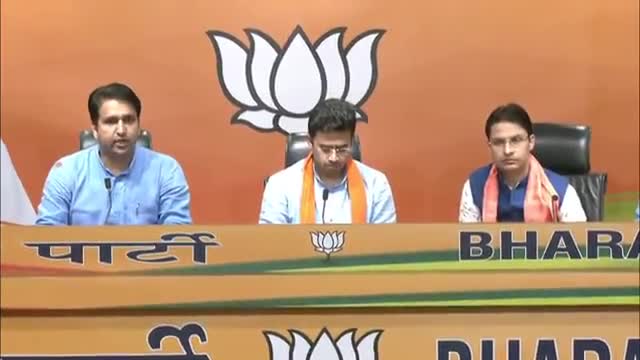 #Tejasvi Surya ने मुख्यमंत्री केजरीवाल को धो डाल। सुनिए क्या कहा भाजपा सांसद सह राष्ट्रीय अध्यक्ष तेजस्वी सूर्य ने।