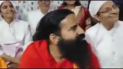 बाबा रामदेव की भाषा दिखाए पत्रकारों के साथ खूब /वायरल हो रही हैं ये विडियो #babaramdev