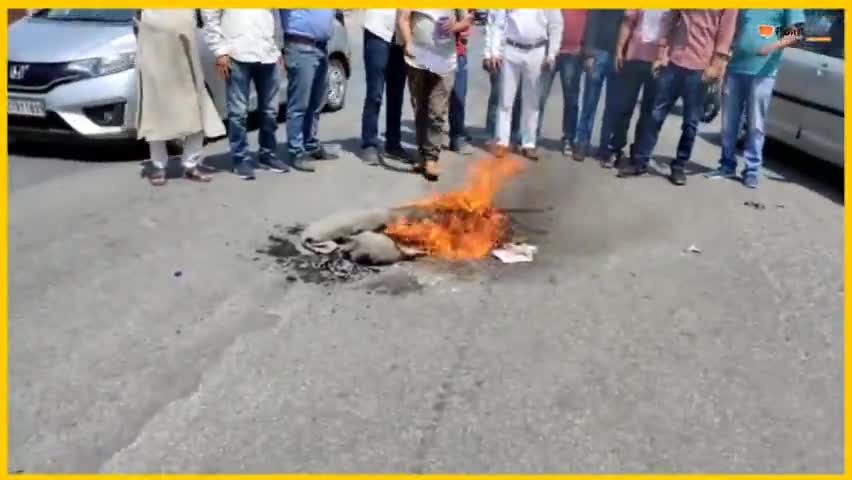 देहरादून: स्वास्थ्य सचिव पंकज पांडे को बर्खास्त करने की उठी मांग।
#pointhindi