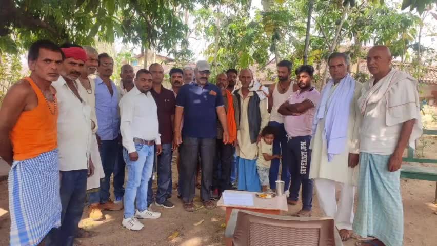 गढ़वा: सदर प्रखंड के रंका बोलिया पंचायत के विष्णु मंदिर के प्रांगण में दुग्ध उत्पादन संघ की आम सभा हुई सम्पन्न #आमसभा