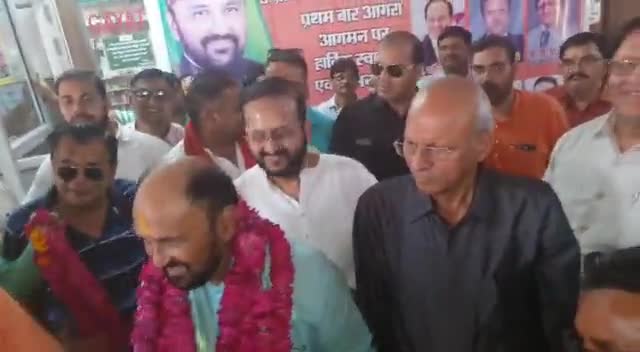 कैबिनेट मंत्री बनने के बाद पहली बार आगरा पहुंचे योगेंद्र उपाध्याय का #IMA अध्यक्ष व डॉक्टरों ने किया भव्य स्वागत...