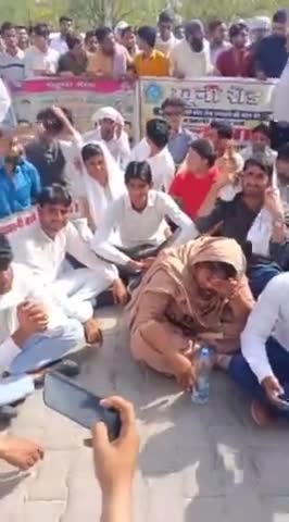 #नूह_मेवात: नूह जिले के नेताओं ने फॉरलेन रोड को लेकर कड़ाके कि धूप में निकाला पैदल मार्च
#खूनी_रोड
#Ashfaq_Khan_Sunariya