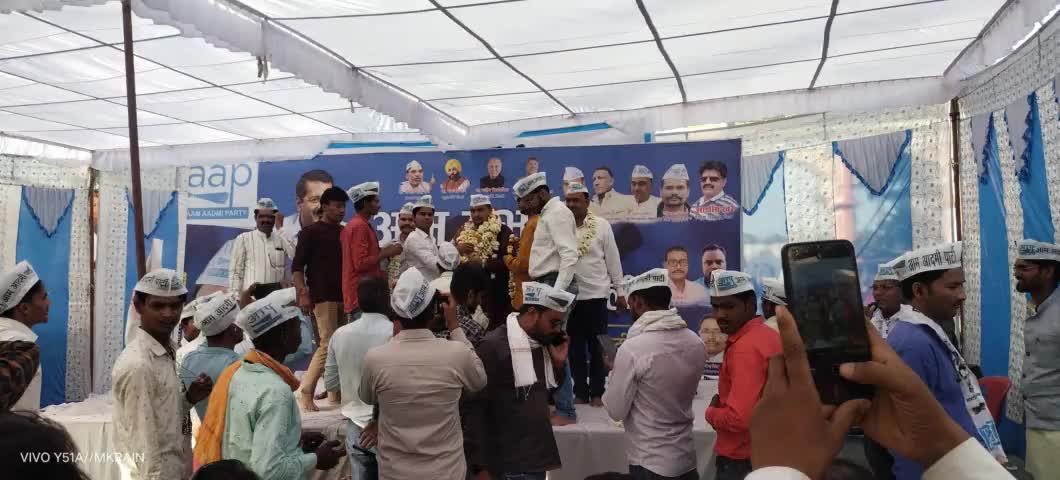 tikamgarh main AAP aadmi party ke Pradesh adhyaksh Pankaj Singh ko muhammad khwaja ne kiya jor dar swagat #aap #pankaj