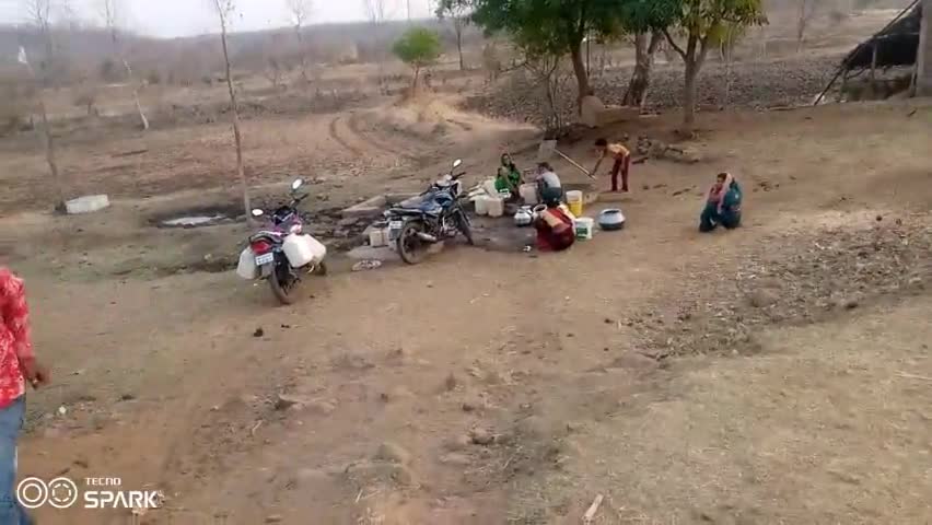 लखनादौन: ग्राम मुट ठाठेली वार्ड क्रमांक 5 में नल टूटने के 
@#कारण पानी की समस्या बहुत भारी पड़ गई ह