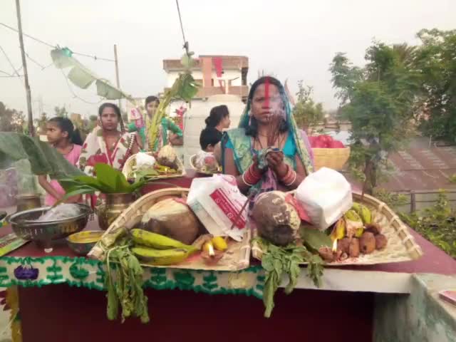 पूर्णिया पूर्व: मरंगा में श्रद्धालुओं ने अस्ताचलगामी सूर्य को दिया अर्घ्य #चैती छठ