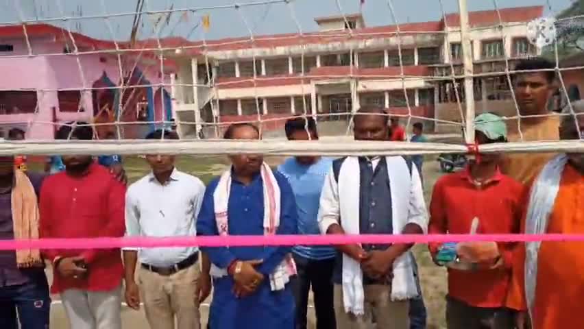 पीरपैंती: प्रखंड के बाबूपुर पंचायत में उत्क्रमित हाईस्कूल बाबूपुर के प्रांगण में एक दिवसीय दीवारात्रि #वॉलीबॉल प्रतियोगित का आयोजन