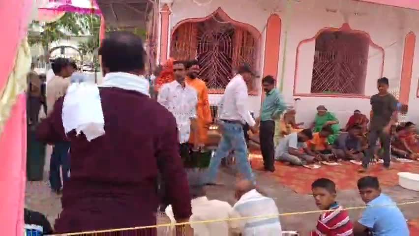 दुर्गा माता मंदिर गुरैया रोड़ छिंदवाड़ा में नो वे दिन कन्या भोज और भंडारा का आयोजन किया गया #छिंदवाड़ा कृपा हमे फॉलो करे