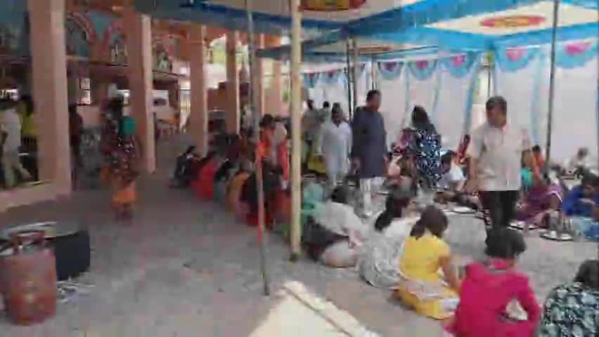 साईं मंदिर विवेकानंद कॉलोनी छिंदवाड़ा में  कन्या भोज और भंडारे का आयोजन किया गया. #छिंदवाड़ा कृपा हमे फॉलो करें.