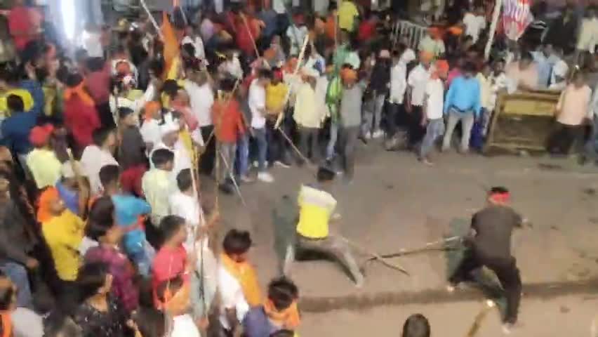 नवमी के जुलूस में रामभक्तों ने दिखाएं लाठी खेल के करतब, शहर के झंडा चौक से
#ramnavmi2022
#रामनवमी2022