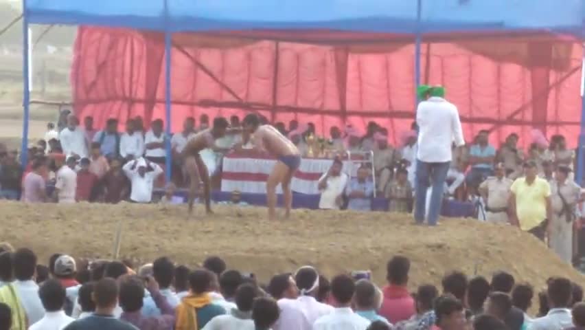 ढाकामोड़ चैती दुर्गा के शुभ अवसर पर
#banka #पहलवानी का आयोजन किया गया