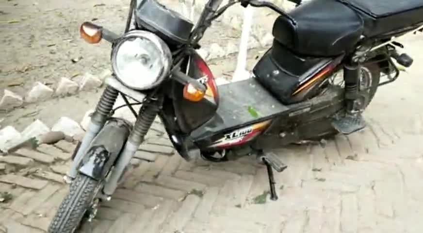 बैसि: सुरंगा पुल के पास से पुलिस ने एक लूना बाइक से शराब की बरामद, बाइक सवार आरोपी हुआ फरार
#शराब_तस्करी