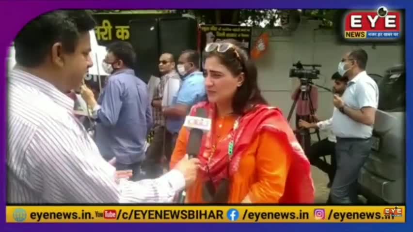 पार्लियामेंट स्ट्रीट: स्कूल की बढ़ती #फीस को लेकर #दिल्ली सरकार के खिलाफ विरोध #प्रदर्शन।
