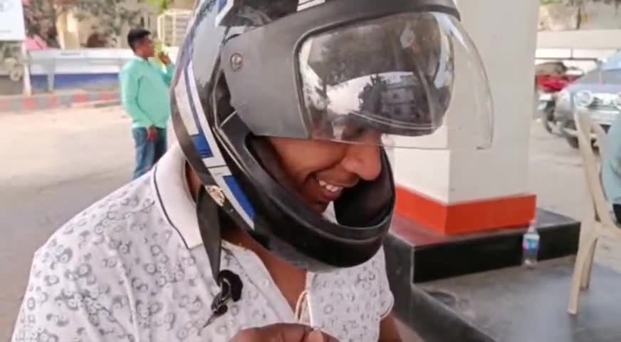 कटिहार: कटिहार में पेट्रोल डीजल व बढ़ती महंगाई पर शख्स ने कहा-'नहीं पड़ा जेब पर असर' #पेट्रोल_डीजल