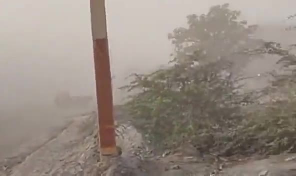 ओबरा: प्रदूषण राहगीरों के लिए बना परेशानी का सबब #डाला बारी