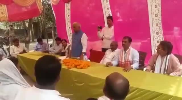 पथरदेवा में #प्रधानमंत्री गरीब कल्याण अन्न योजना के #लाभार्थियों के सम्मेलन को सांसद रमापतिराम त्रिपाठी ने सम्बोधित किया