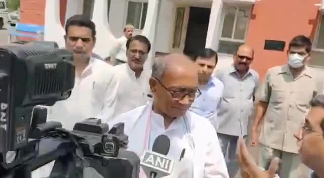 दिग्विजय सिंह जी का बड़ा बयान।
मुझ पर 1 नहीं एक लाख FIR दर्ज करें,मुझे डर नहीं
#digvijaysingh #Congress #bjp #inc #mp