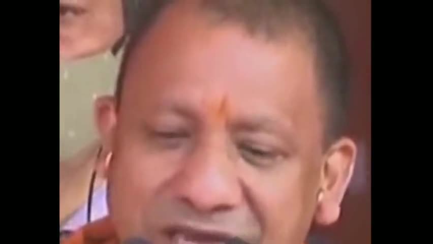 #मऊ में #मुख्तार_अंसारी के करीबी की #60_करोड़ की #संपत्ति पर #पुलिस की #मौजूदगी में चला #बुलडोजर #yogiadityanath