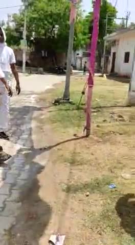 आज #नगर_पंचायत_खमरिया के #खलवापुर व #दशमी_की_बारी वार्ड में बने #अम्बेडकर_पार्क में संविधान निर्माता,#भारत_रत्न,परम श्रधेय बाबा साहब #डा_भीमराव_अम्बेडकर जी की #प्रतिमा पर #माल्यार्पण कर व  #पुष्प_अर्पित किये।