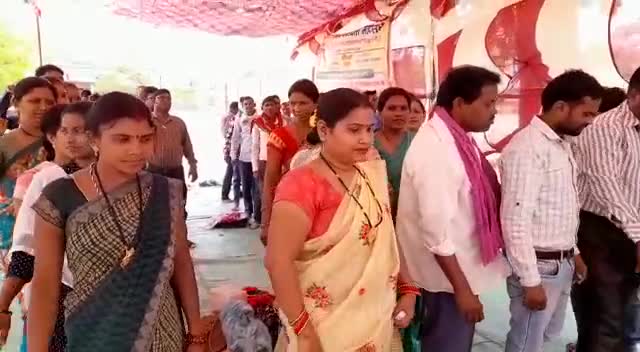 बलौदाबाज़ार: मनरेगा अधिकारी कर्मचारी संघ ने आज हड़ताल के 11वे दिन धरना स्थल पर अम्बेडकर जयंती मनाई#नियमितीकरण