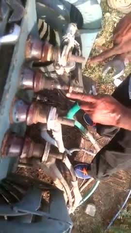 मेजा: मेजारोड#मेजा रोड पावर के(JE) ने 400kva 250kvjanki ganj250 kva lotarh 250 kva वहसभीchote bade transform me tel डलवाया#Je@