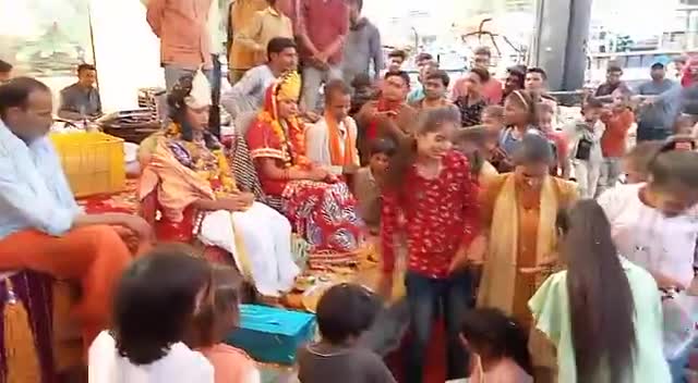 कोलारस: #खरई में आयोजित श्रीमद् भागवत कथा में हुआ भगवान श्री कृष्ण और रुक्मणि जी का विवाह निकली भव्य बारात।