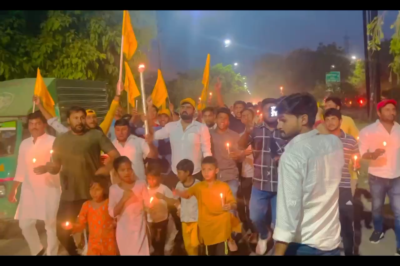 #अहीर रेजिमेंट के लिए नॉएडा में निकाली मशाल यात्रा । सेक्टर 122 प्रथला गोल चक्कर पर ।