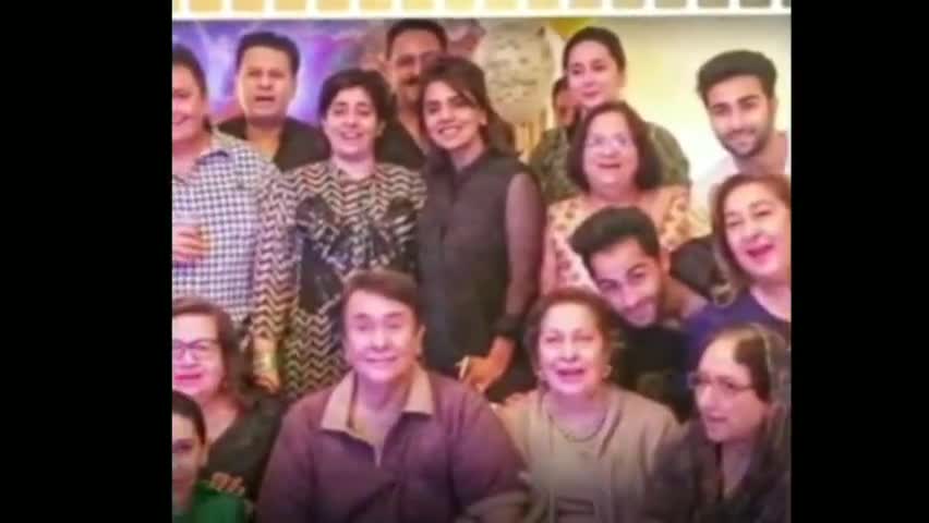 #एक #फ्रेम में #दिखा #कपूर और #भट्ट #परिवार#yogiadityanath #bollywood #celebrities #delhi