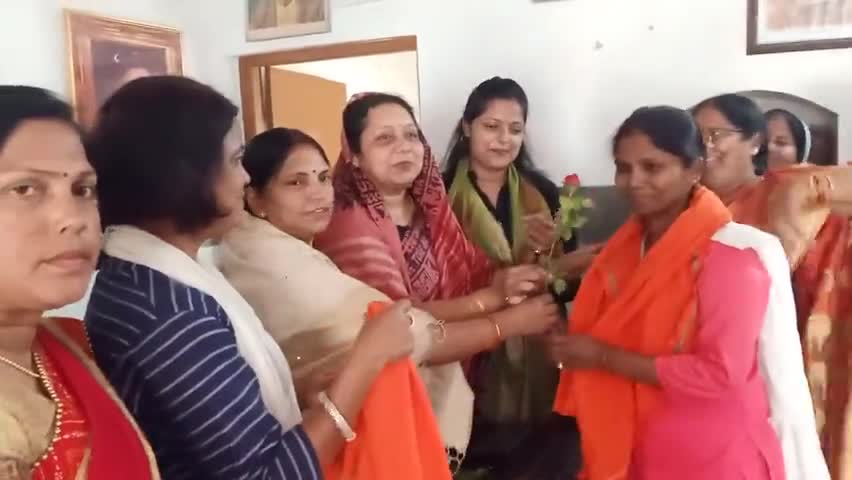 #भाजपा के सामाजिक न्याय पखवाड़ा के तहत #नपाध्यक्ष अलका सिंह ने #आंगनबाड़ी व #आशा कार्यकत्रियों को  किया सम्मानित।